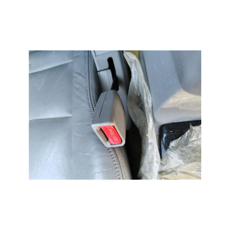 ANCLAJE CINTURON DEL. DCHO.