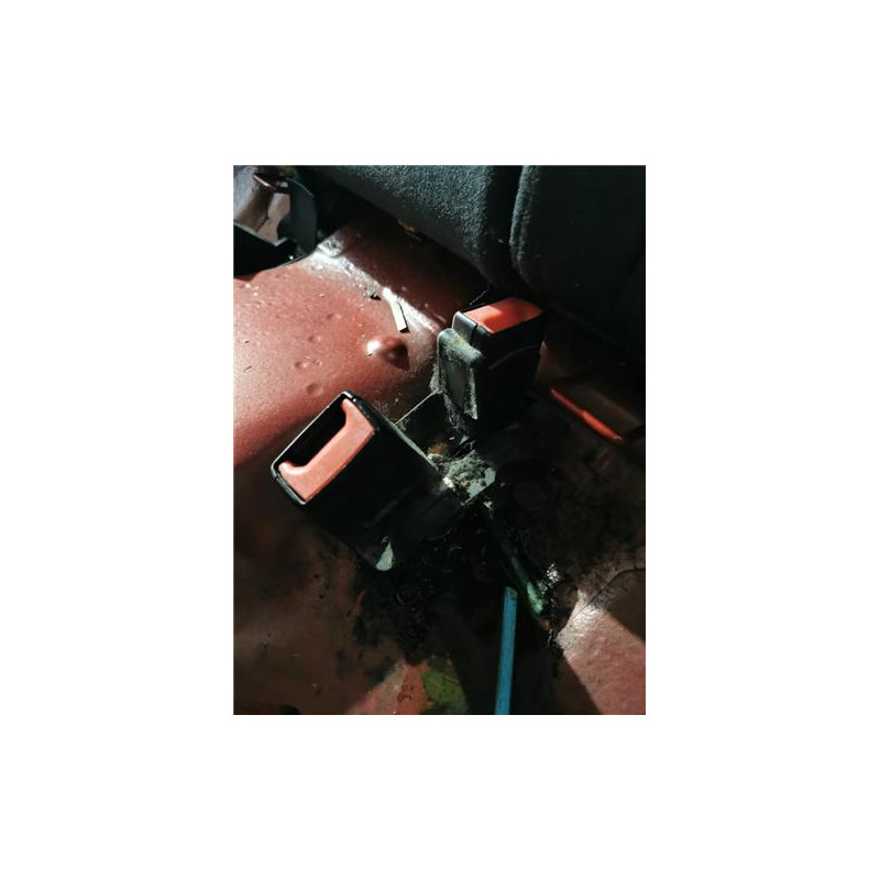 ANCLAJE CINTURON TRA. IZDO.