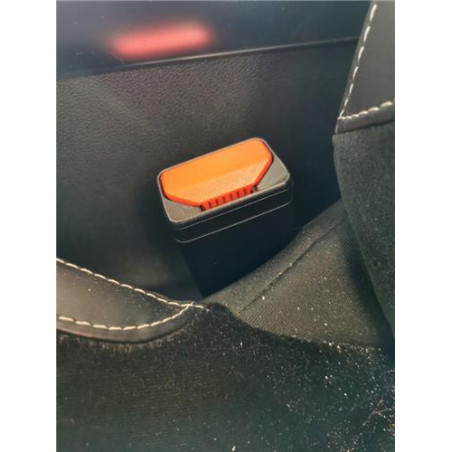 ANCLAJE CINTURON DEL. IZDO.