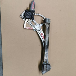 ELEVALUNAS ELECTRICO DCHO.