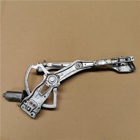 ELEVALUNAS ELECTRICO IZDO.