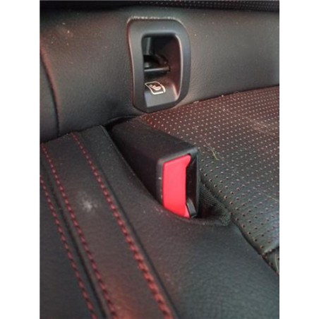 ANCLAJE CINTURON TRA. IZDO.