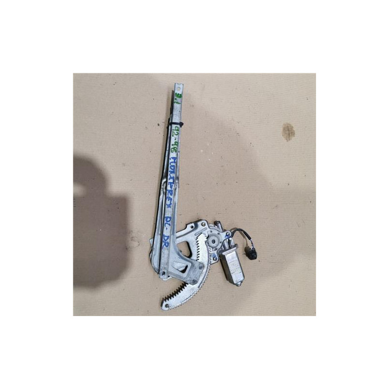 ELEVALUNAS ELECTRICO DEL. DCHO.