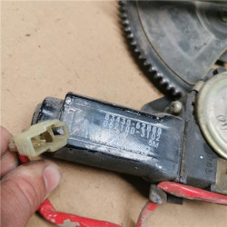 ELEVALUNAS ELECTRICO DEL. DCHO.