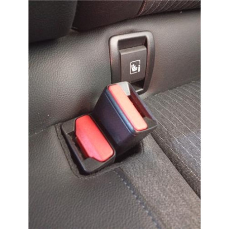 ANCLAJE CINTURON TRA. IZDO.