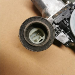 ELEVALUNAS ELECTRICO TRA. IZDO.