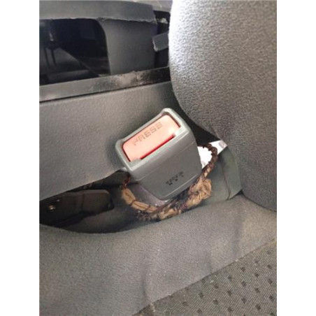 ANCLAJE CINTURON DEL. IZDO.