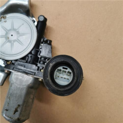 ELEVALUNAS ELECTRICO TRA. DCHO.