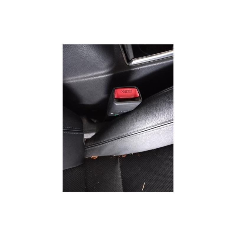 ANCLAJE CINTURON DEL. DCHO.