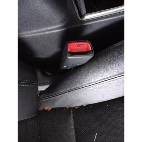 ANCLAJE CINTURON DEL. DCHO.