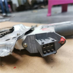 ELEVALUNAS ELECTRICO DEL. DCHO.