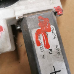 ELEVALUNAS ELECTRICO DEL. DCHO.