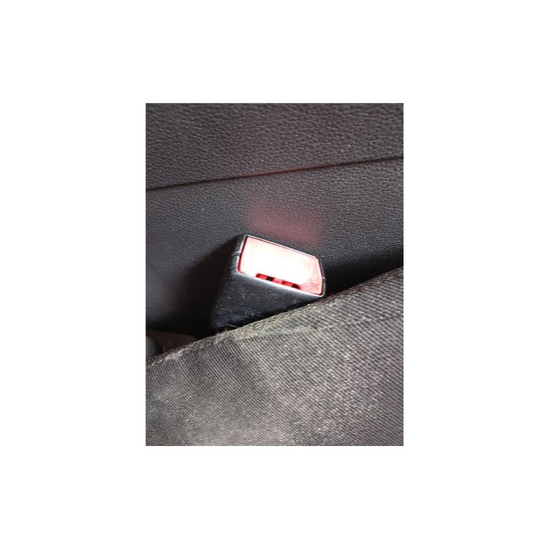 ANCLAJE CINTURON DEL. DCHO.