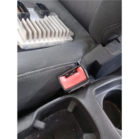 ANCLAJE CINTURON DEL. DCHO.