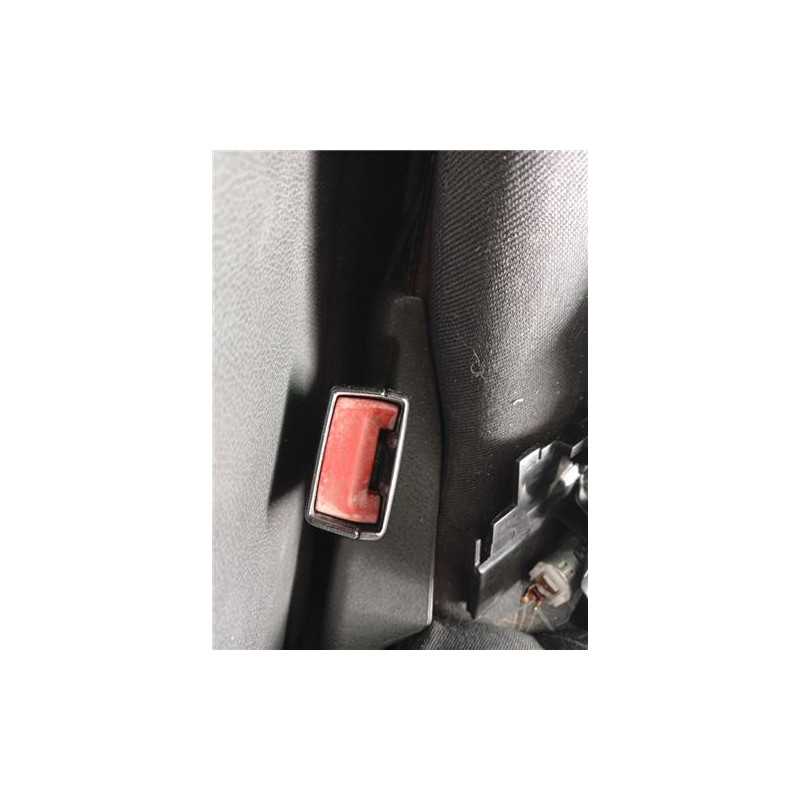 ANCLAJE CINTURON DEL. DCHO.