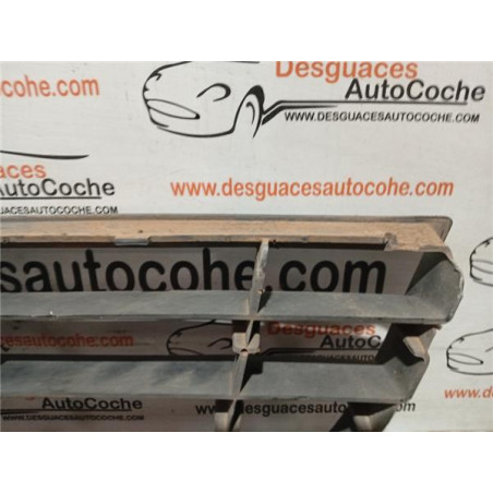 REJILLA PARAGOLPES DEL. CENTRAL