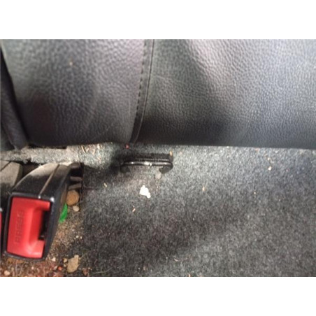 ANCLAJE CINTURON TRA. IZDO.