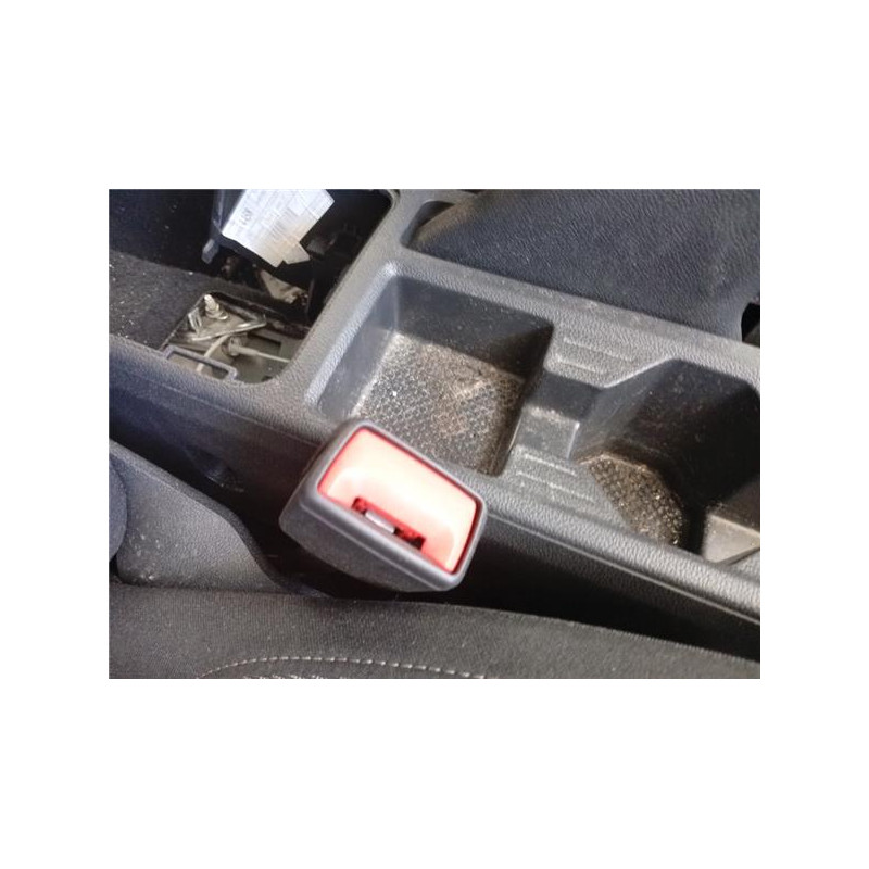 ANCLAJE CINTURON DEL. DCHO.