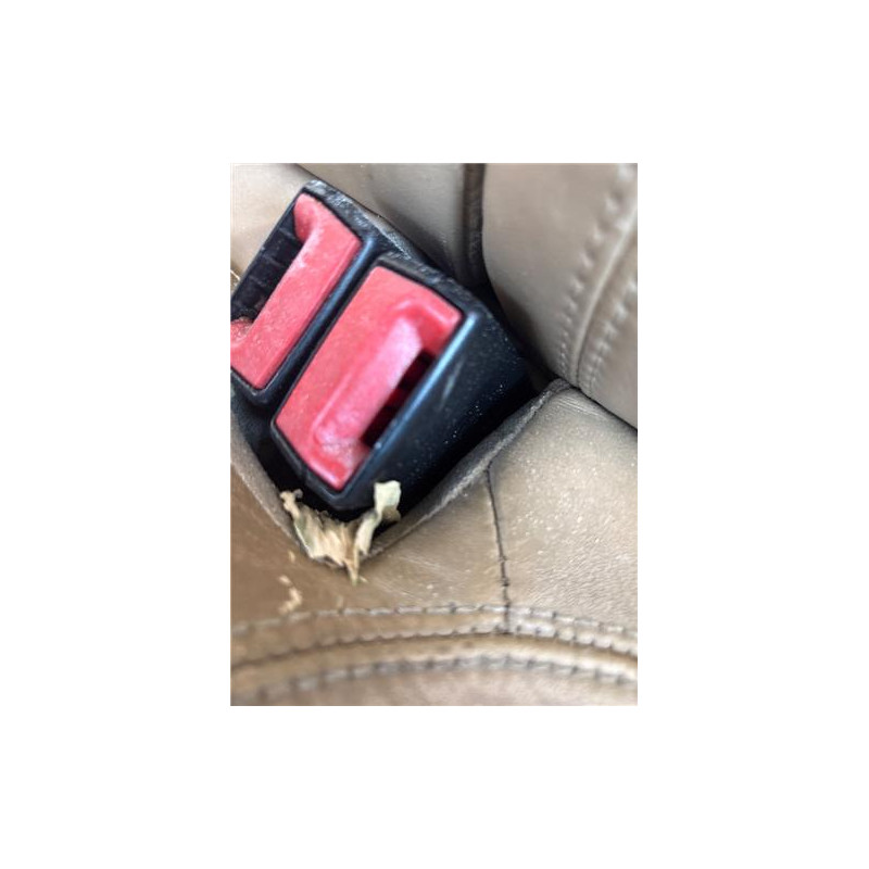 ANCLAJE CINTURON TRA. IZDO.