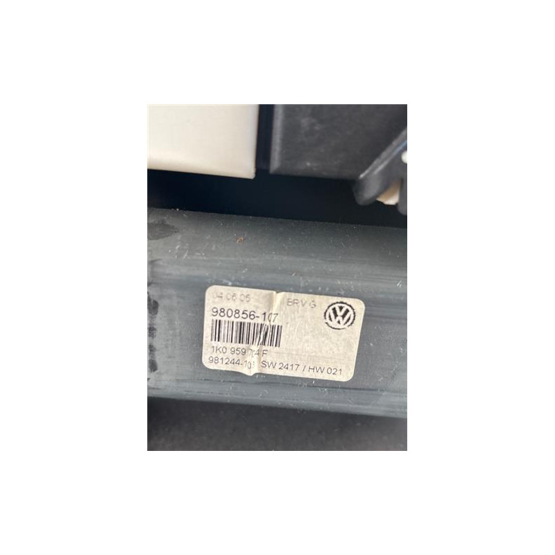 ELEVALUNAS ELECTRICO TRA. DCHO.