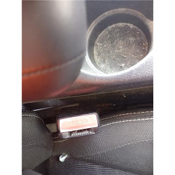 ANCLAJE CINTURON DEL. DCHO.