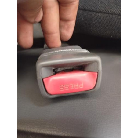 ANCLAJE CINTURON DEL. IZDO.