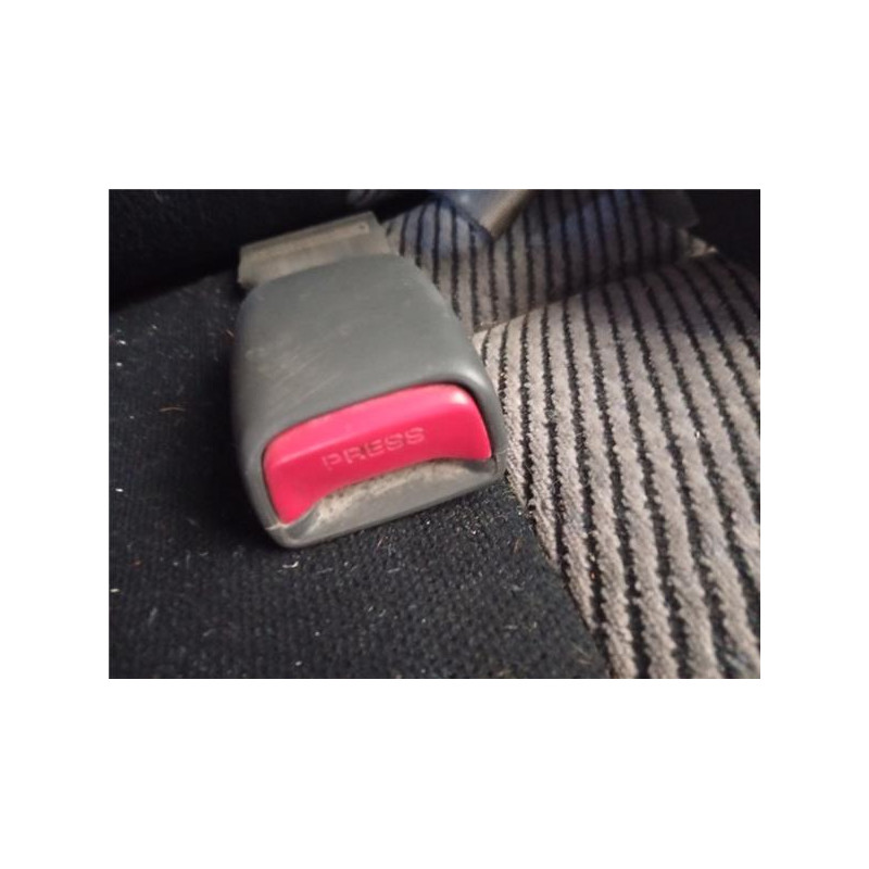 ANCLAJE CINTURON TRA. IZDO.