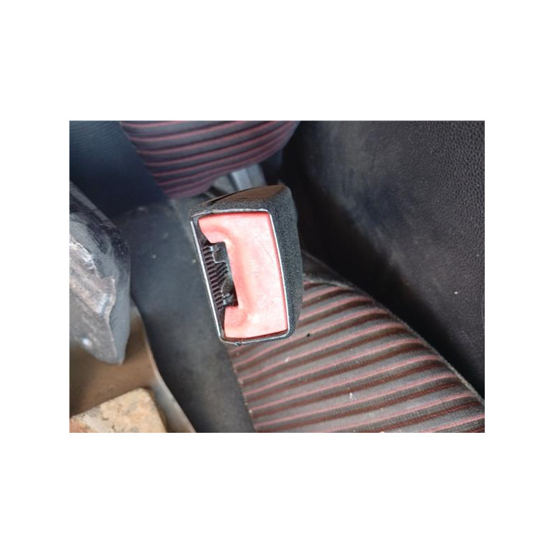 ANCLAJE CINTURON DEL. DCHO.