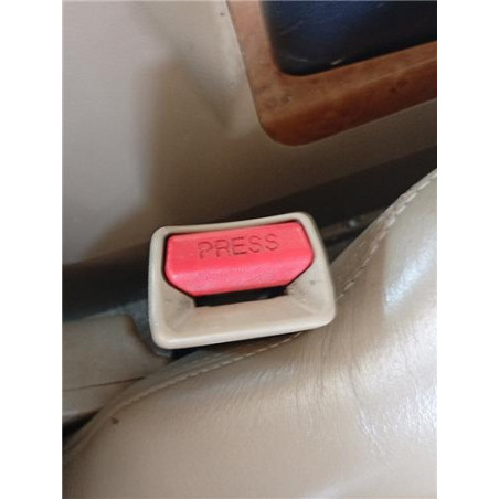 ANCLAJE CINTURON DEL. DCHO.