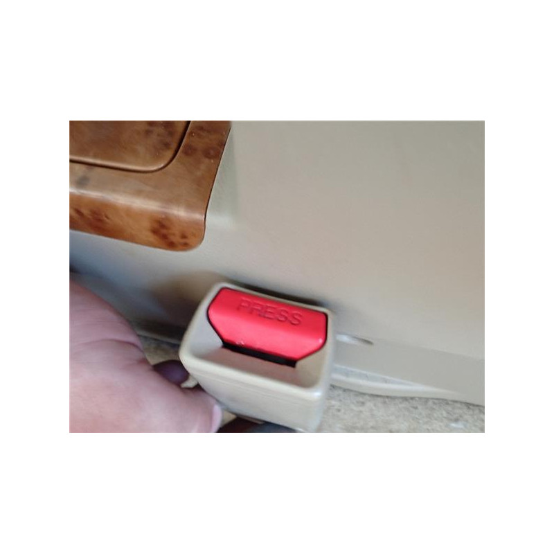 ANCLAJE CINTURON DEL. IZDO.