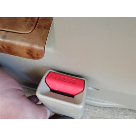 ANCLAJE CINTURON DEL. IZDO.