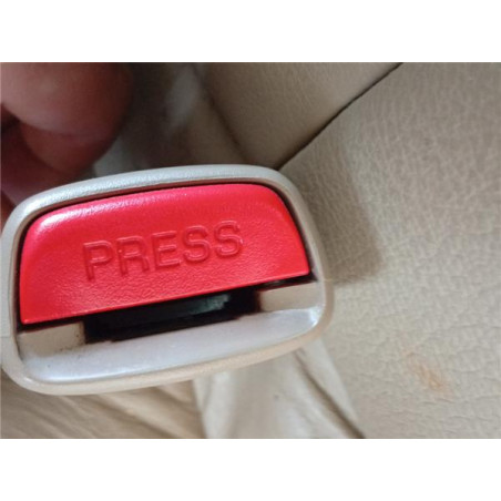 ANCLAJE CINTURON TRA. IZDO.