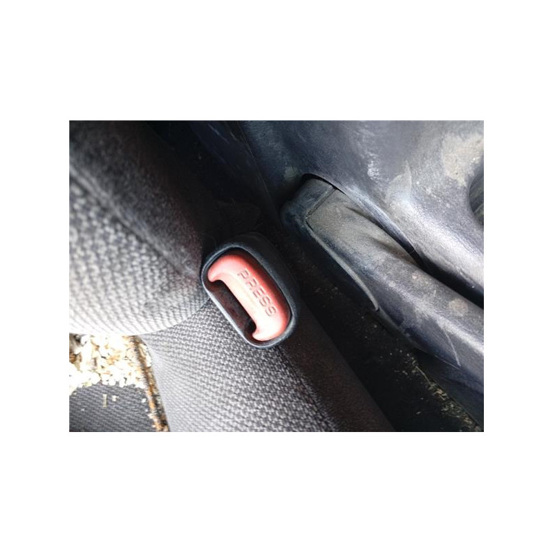 ANCLAJE CINTURON DEL. DCHO.