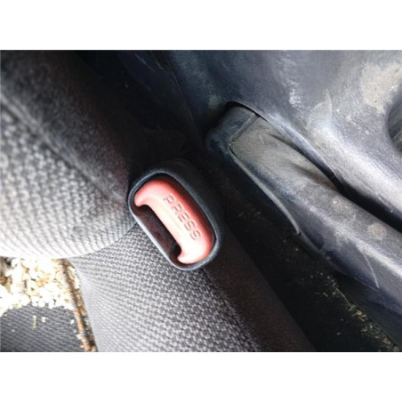 ANCLAJE CINTURON DEL. DCHO.