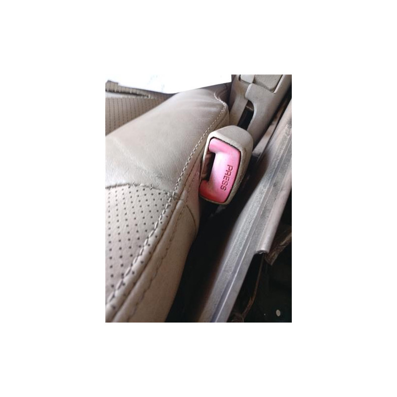 ANCLAJE CINTURON DEL. DCHO.