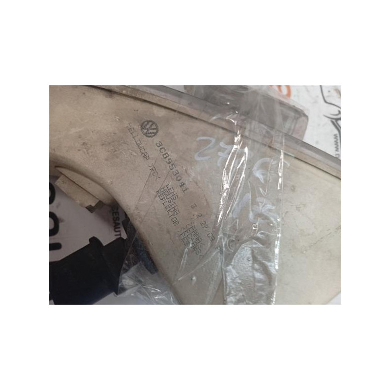 INTERMITENTE DEL. IZDO.