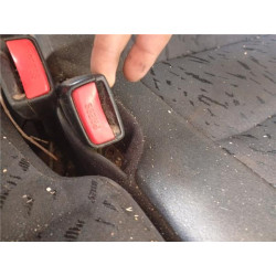 ANCLAJE CINTURON TRA. IZDO.