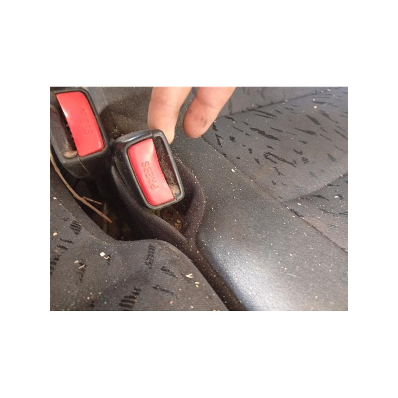 ANCLAJE CINTURON TRA. IZDO.