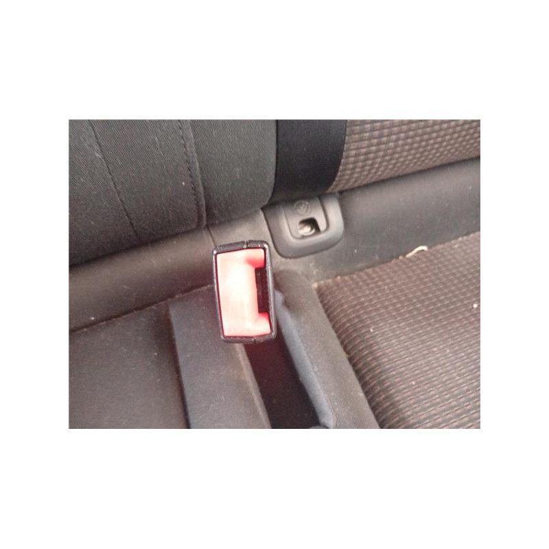 ANCLAJE CINTURON TRA. IZDO.