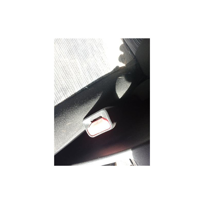 ANCLAJE CINTURON DEL. DCHO.