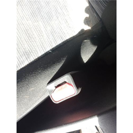 ANCLAJE CINTURON DEL. DCHO.