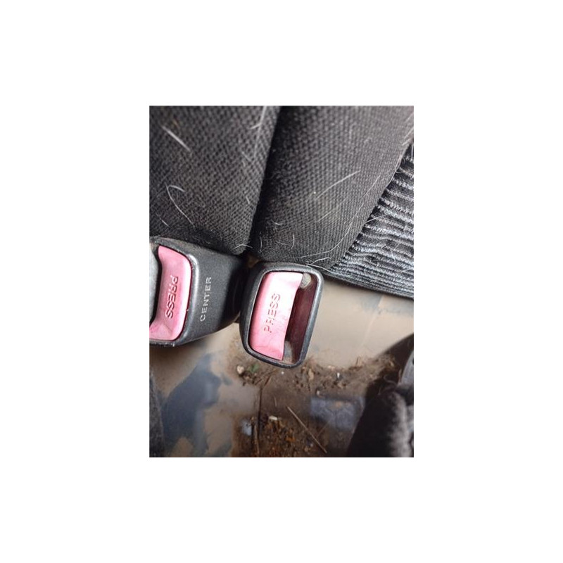 ANCLAJE CINTURON TRA. IZDO.