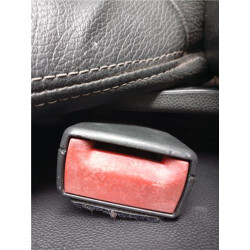 ANCLAJE CINTURON DEL. DCHO.