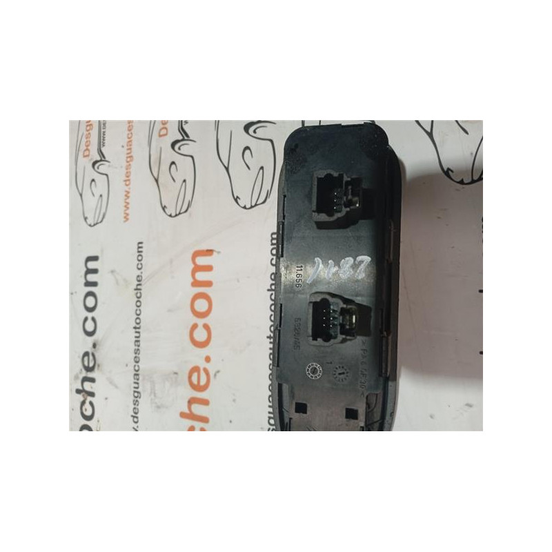 BOTONERA PUERTA DEL. IZDA.