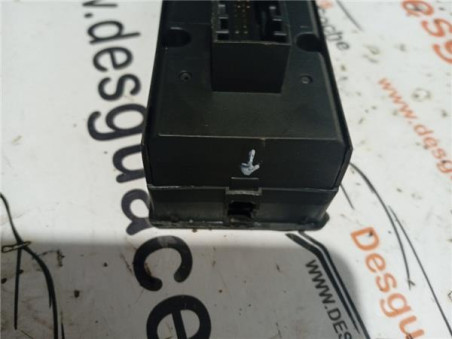 BOTONERA PUERTA DEL. IZDA.