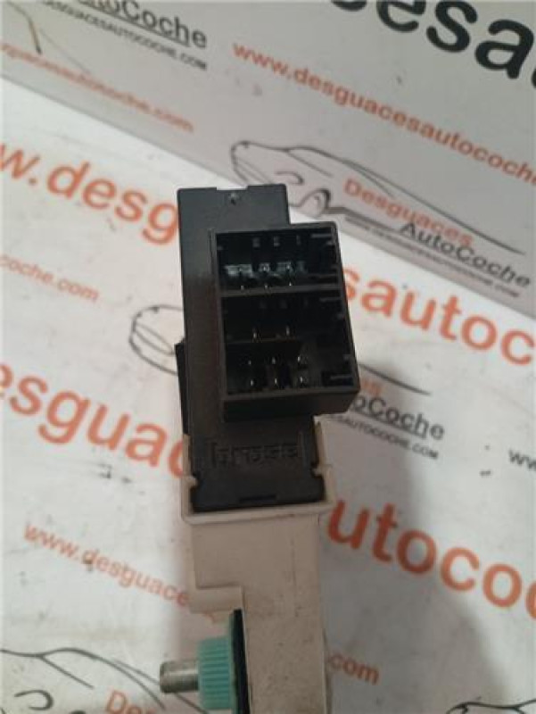 MOTOR ELEVALUNAS DEL. IZDO.