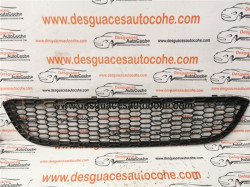 REJILLA PARAGOLPES DEL. CENTRAL