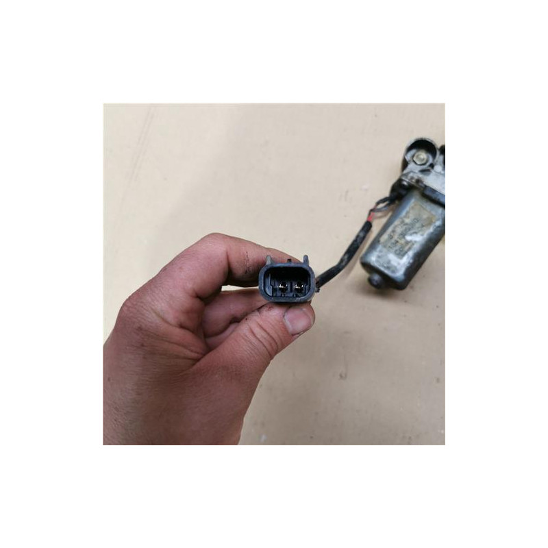 ELEVALUNAS ELECTRICO DCHO.