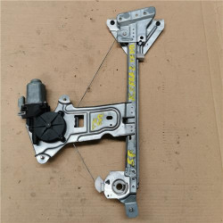 ELEVALUNAS ELECTRICO TRA. DCHO.