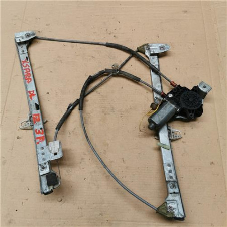 ELEVALUNAS ELECTRICO IZDO.